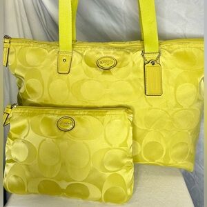 COACH Signature Logo Nylon Highlighter Neon Yellow Getaway Packable Tote Bag